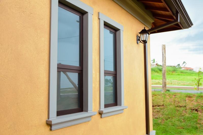 Moldura de concreto para janelas externas